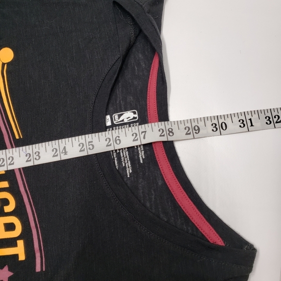 New NBA Miami Heat Basketball Tee Shirt Women's Size XL - Picture 12 of 14